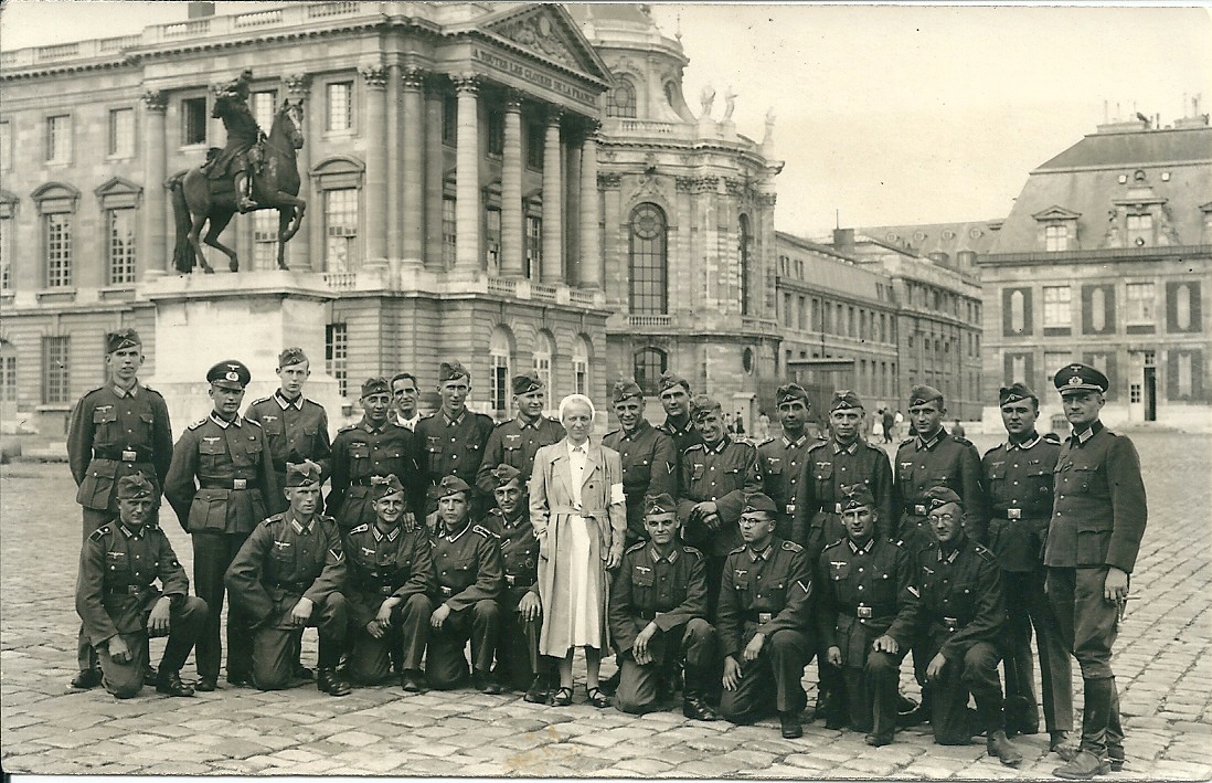 Paul Otto Wolfgang Teicke with soldiers